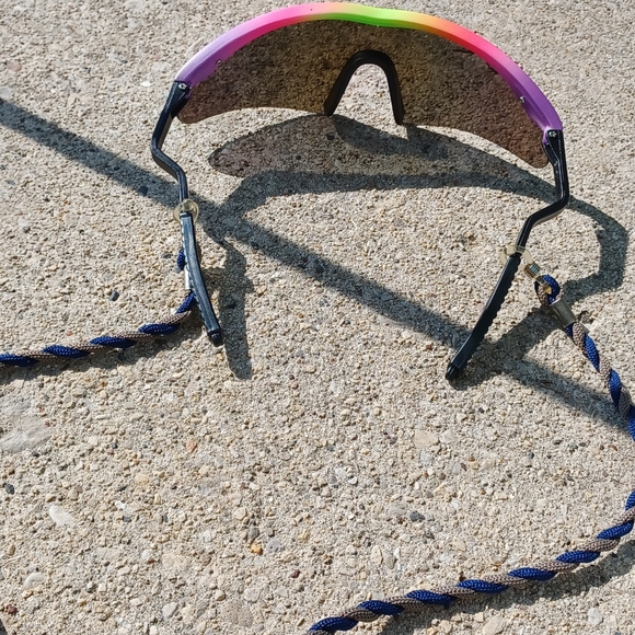 Kids 90s rainbow sports sunglasses - Picture 6 of 13